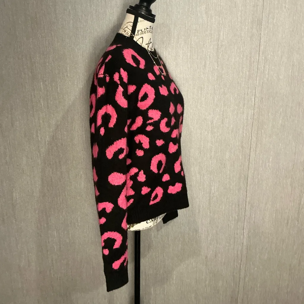 Line & Dot Stylish Pink and Black Leopard Print Sweater Size XS - Image 11