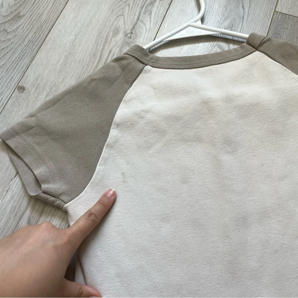 Brandy Melville Tshirt bella baseball crop top womens Beige (one size) casual - Image 5