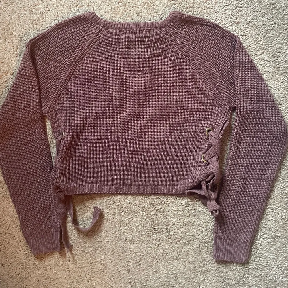 Tilly’s pink/purple cropped sweater with ties in the side size large - Image 2