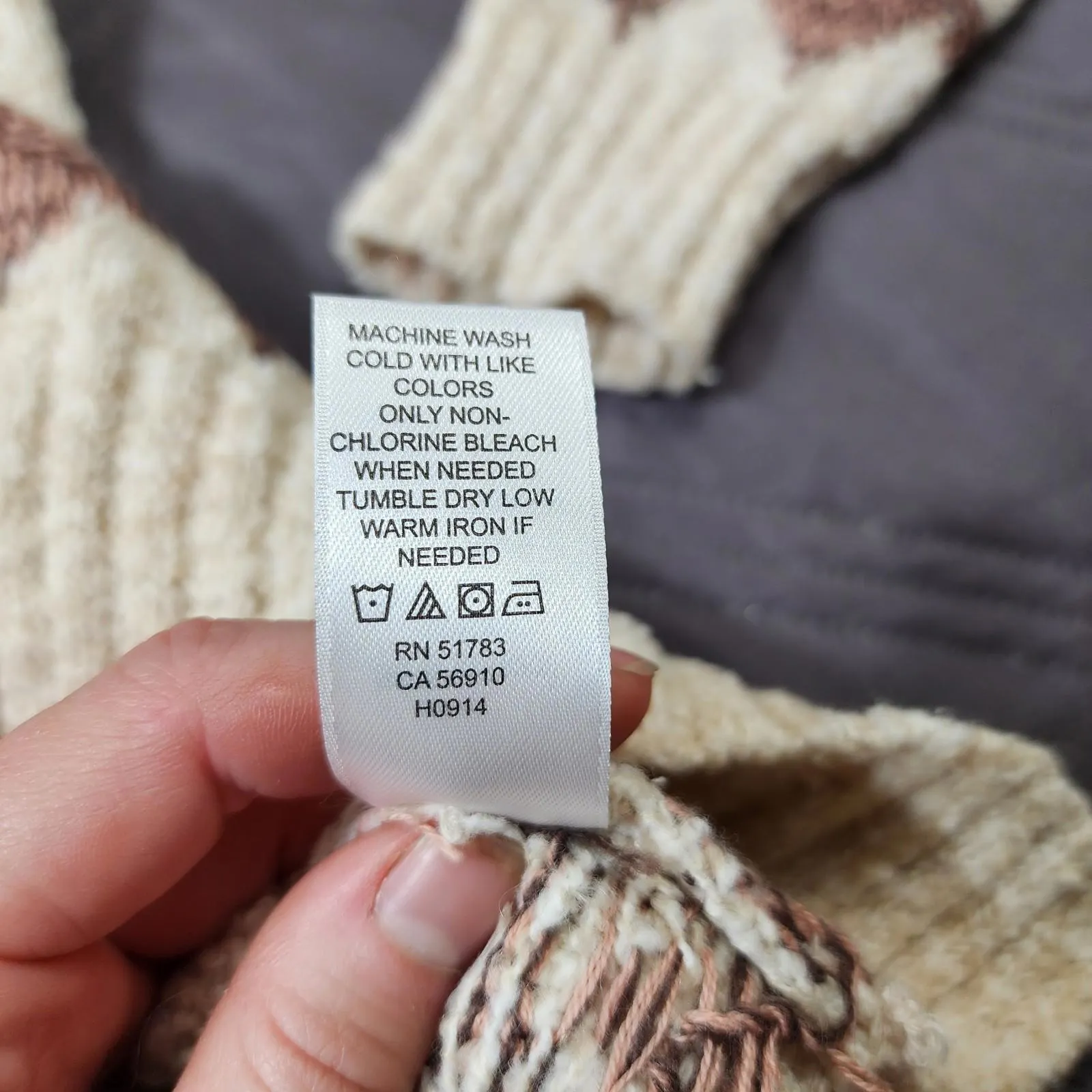 Maurices Neutral Long Sleeve Sweater Soft Beige Tan Size Large Geometric Western - Image 5