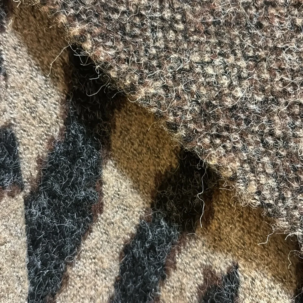 CYRUS BRAND…MIDI LENGTH LONG SLEEVE OPEN FRONT SWEATER SOFT AND COMFY 2 POCKETS - Image 7