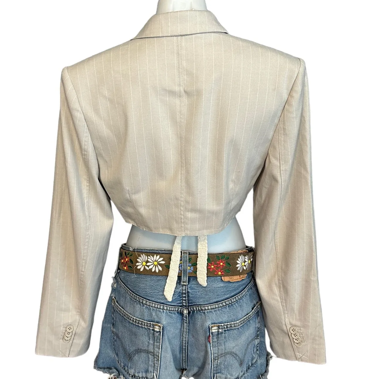 h:ours Gray Crop Tweed Blazer MEDIUM Bolero Padded Shoulder Revolve Designer NEW - Image 7