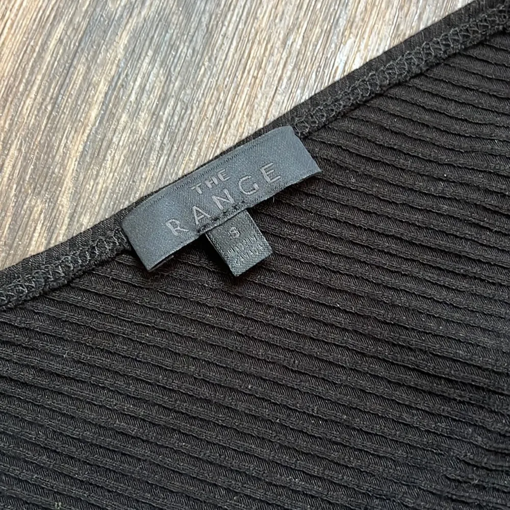 The Range Black One Arm Shirt - Image 4