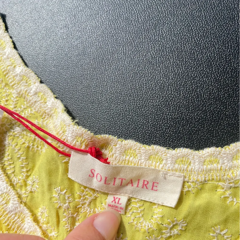 NWT yellow floral embroidered top size XL stretchy bottom hem bohemian hippie - Image 7