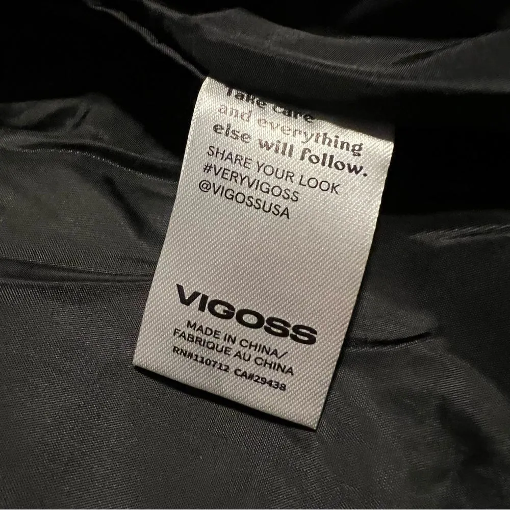 Vigoss  Crop Style Jacket NWT Size Medium Black - Image 5