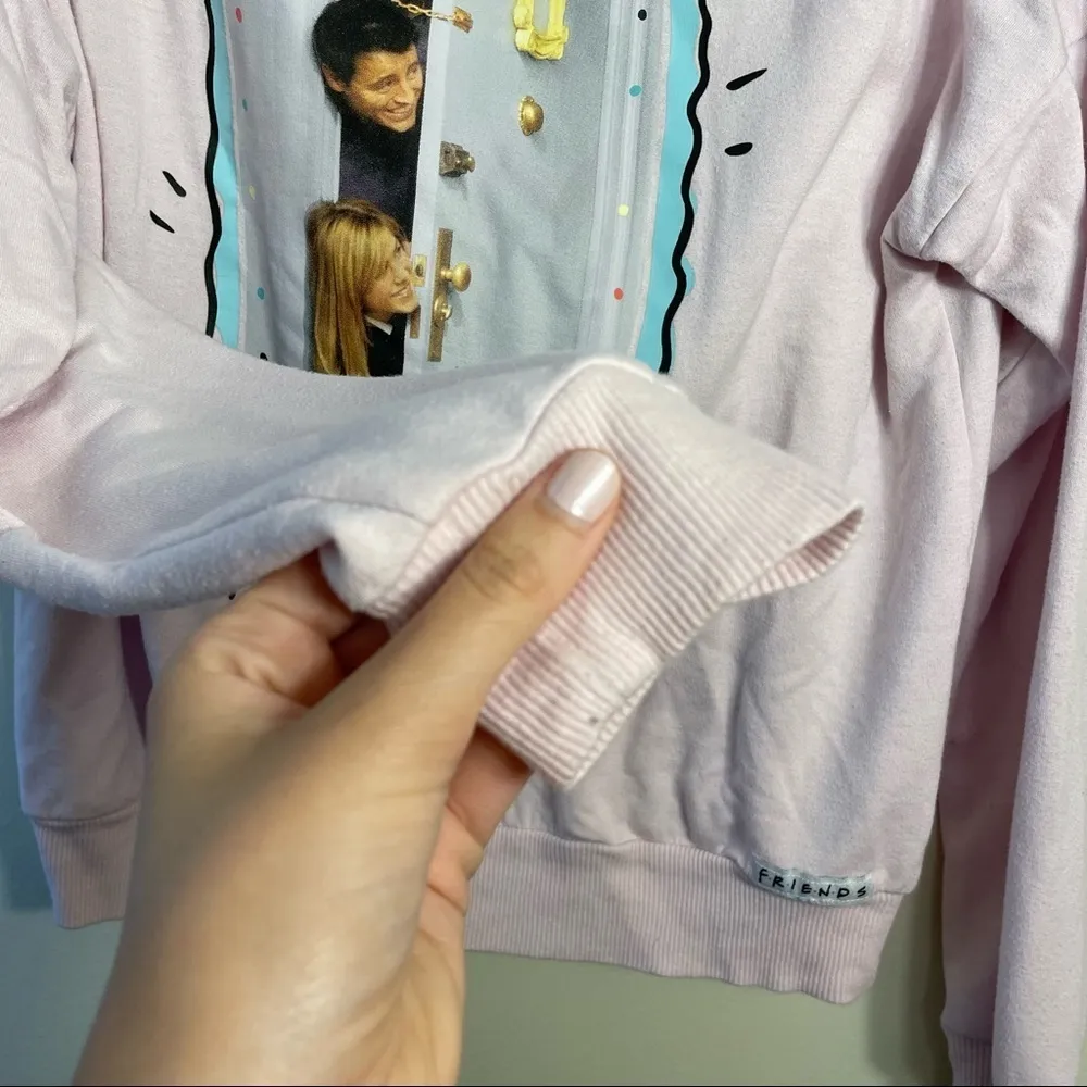 FRIENDS television series show pink crewneck sweater casual comfortable Size M - Image 5