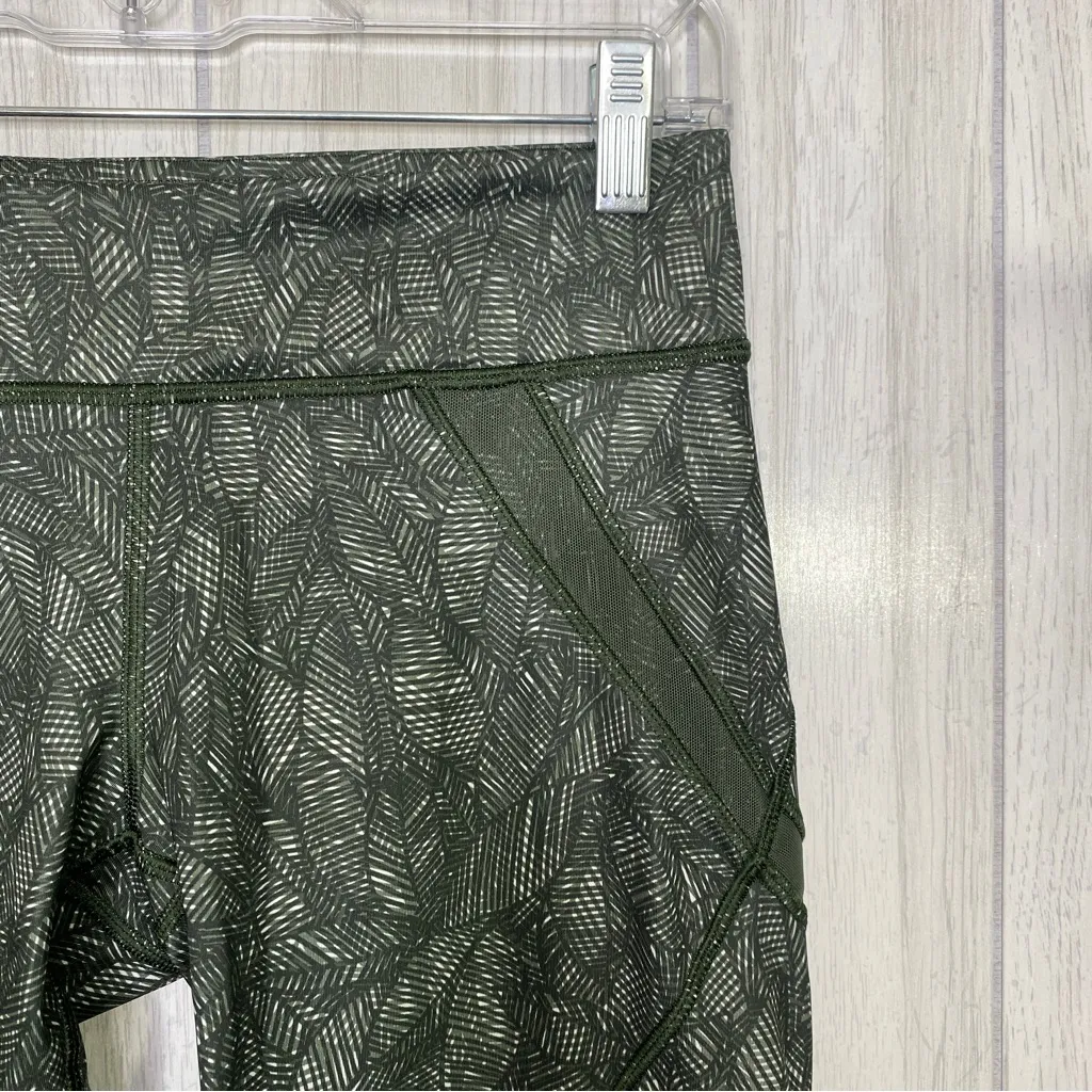 Lululemon Cool To Street Crop Jazzy White Gator Green size 8 W6F59S - Image 7