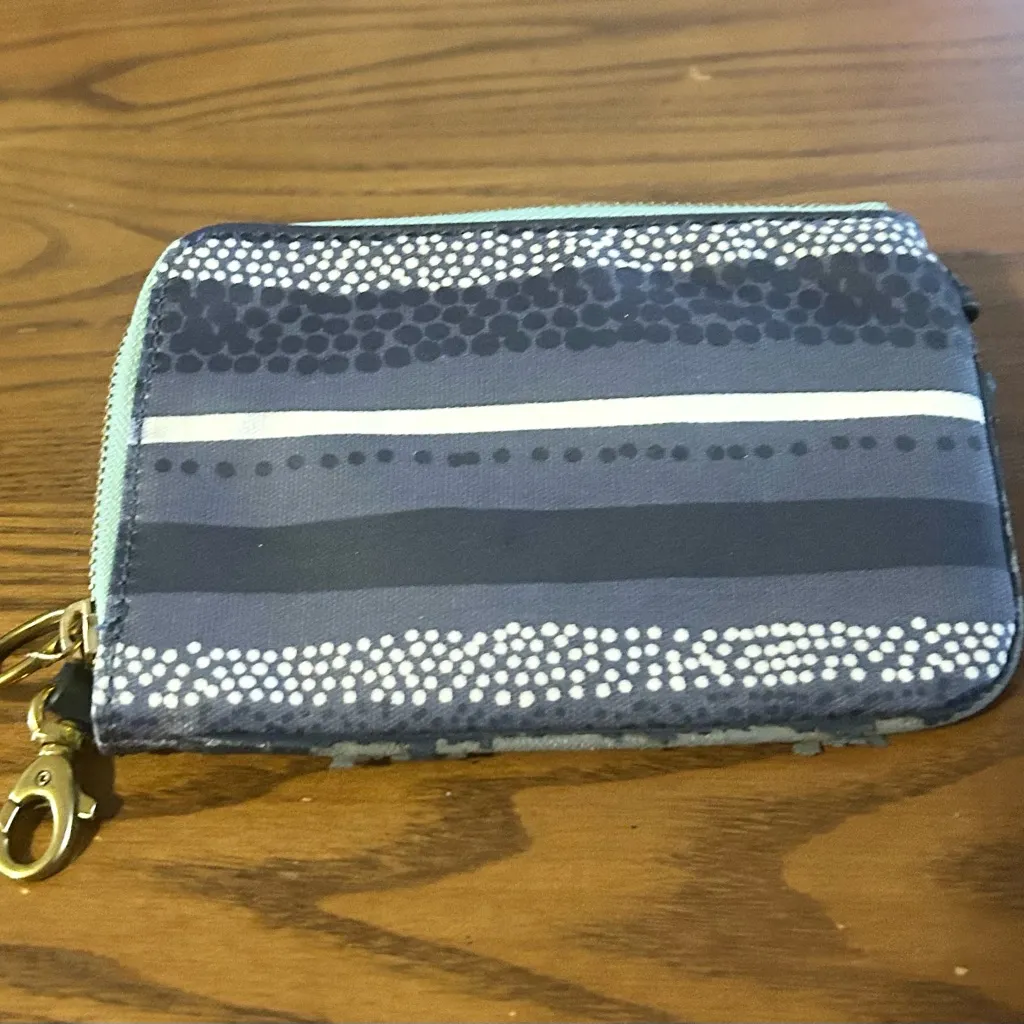 Fossil Women's Navy and Beige Wallet - Image 7
