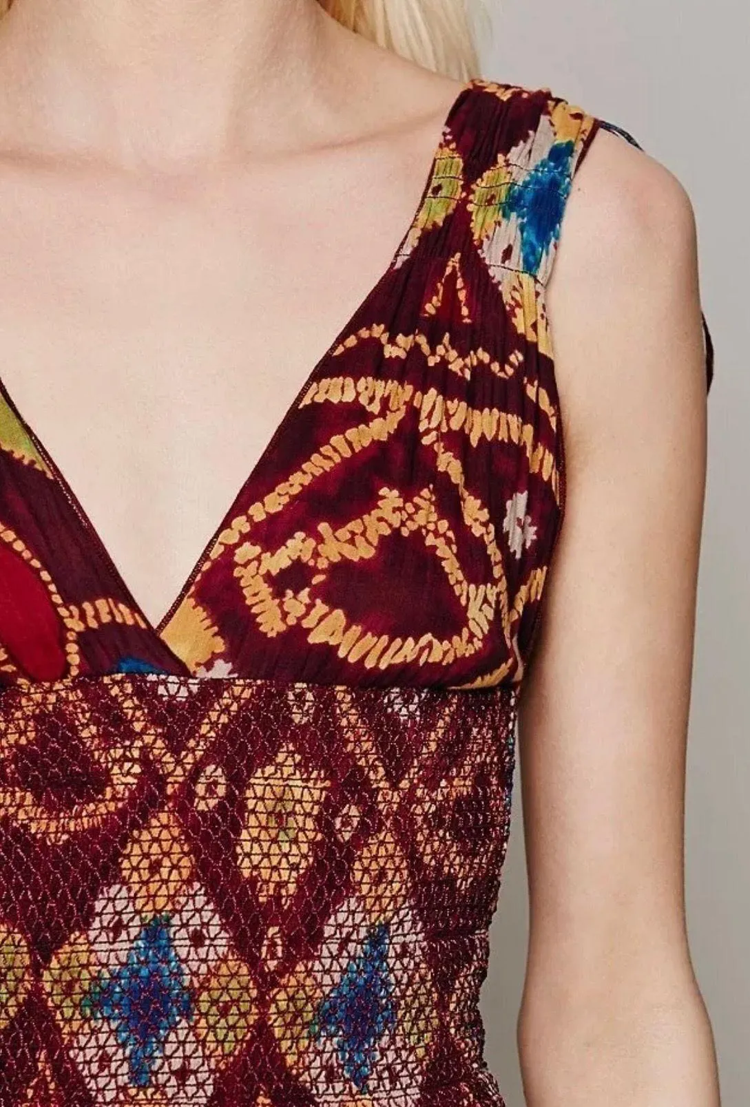 WORN ONCE  WISTERIA LATTICE SMOCKED WAIST BANDHANI PRINT MIDI DRESS. MINT. SZ S - Image 4