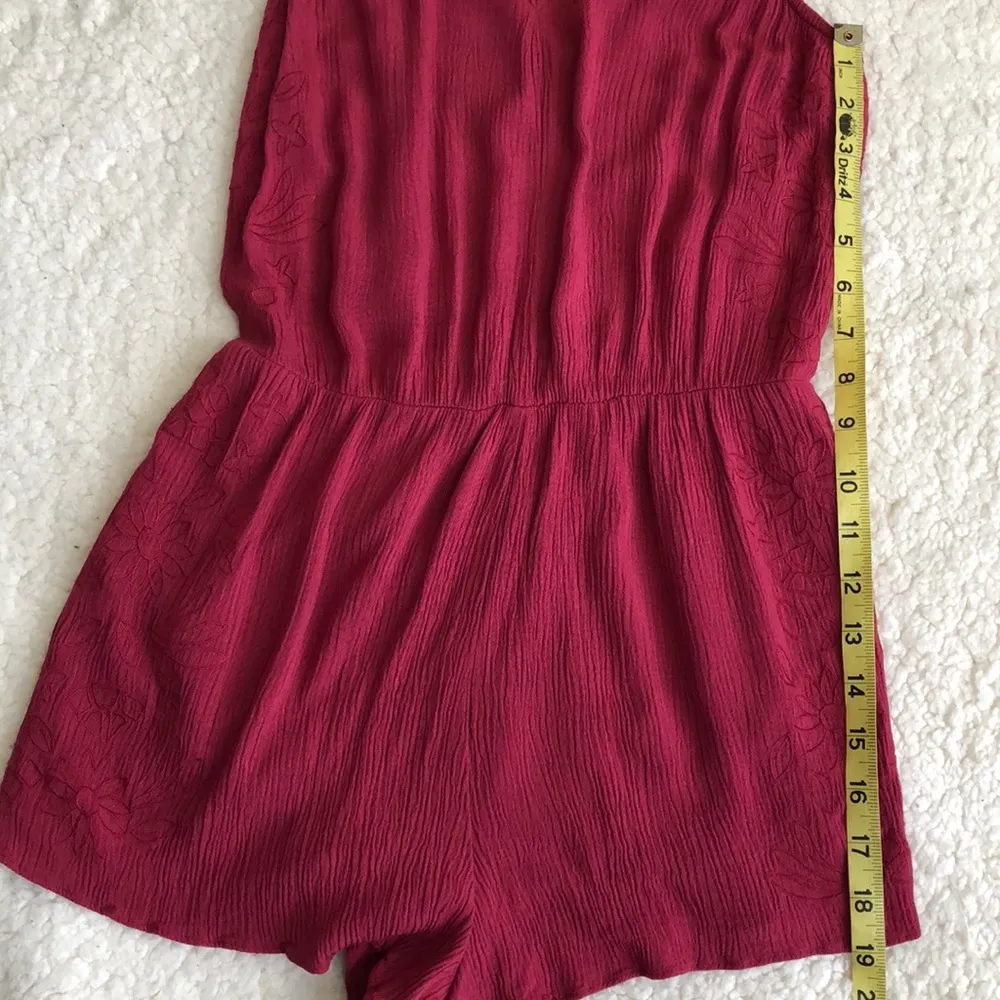 Forever 21  Romper with Boho Floral Embroidery Sz S - Image 5