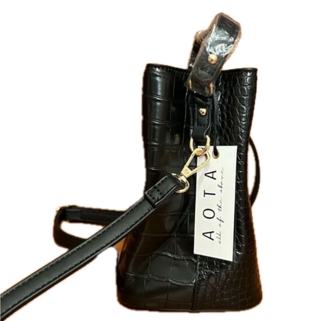 NWT AOTA Elena Bag Black (Vagan) Crossbody/Handbag - Image 3