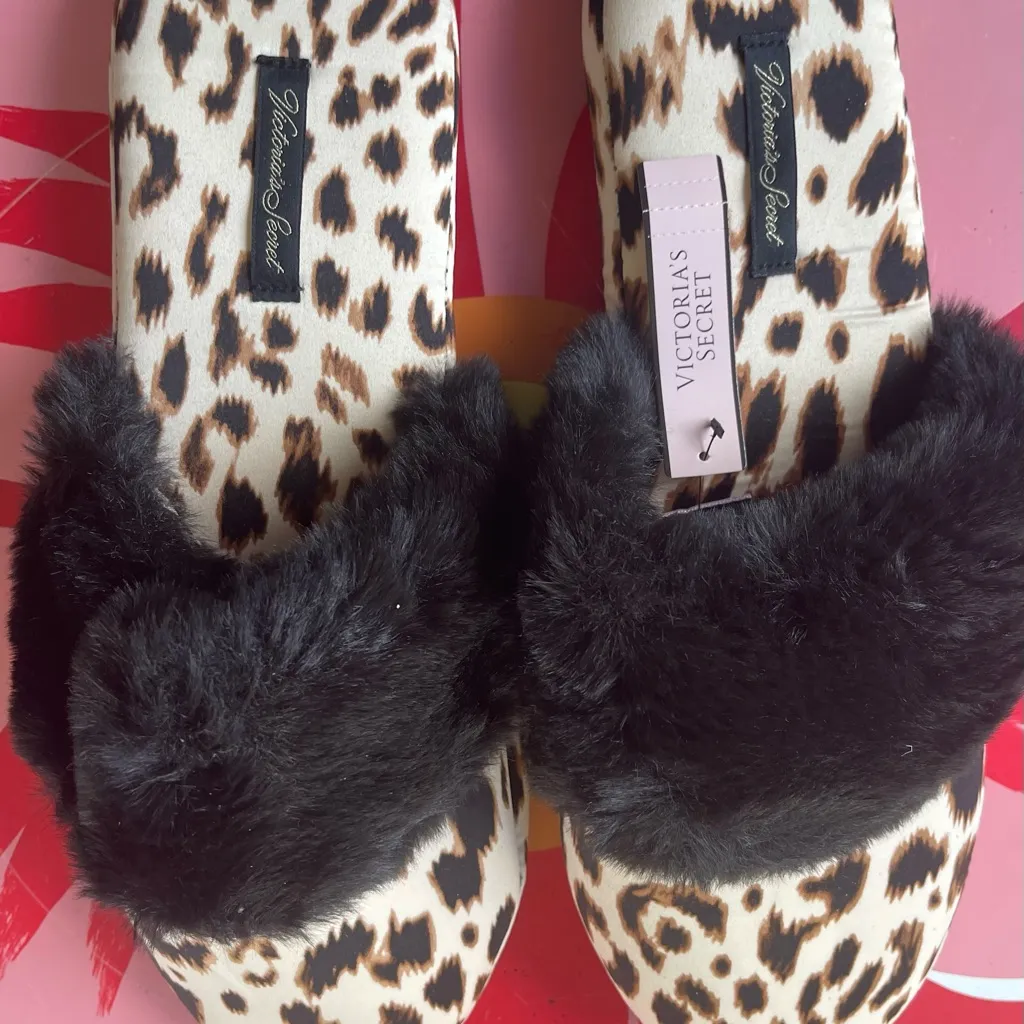 Pink Victoria secret cheetah slippers - Image 4