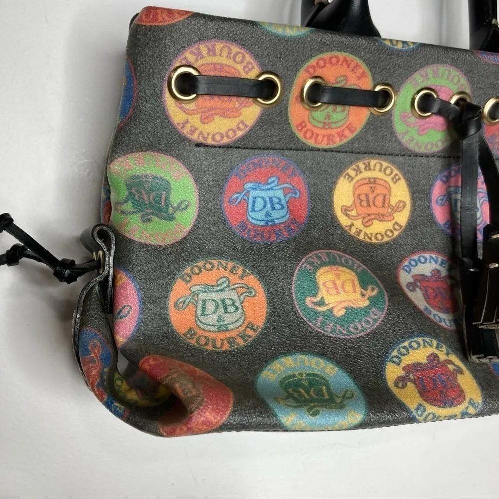 Dooney &‎ Bourke circle leather purse small/medium - Image 2