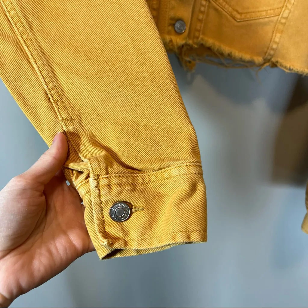 PacSun  Women’s Gold Cropped Jean Jacket Small - Image 6