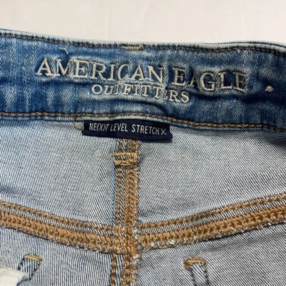 American Eagle Outfitters Hi Rise Shortie Size 4 Distressed - Image 3