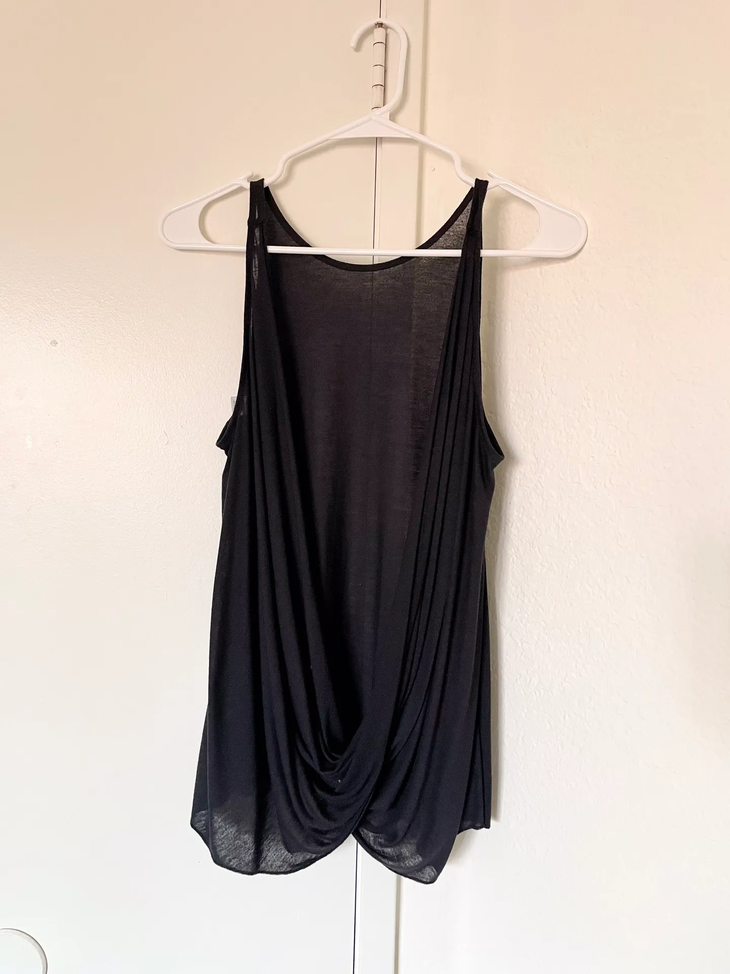 black lightweight open back top size M. - Image 3