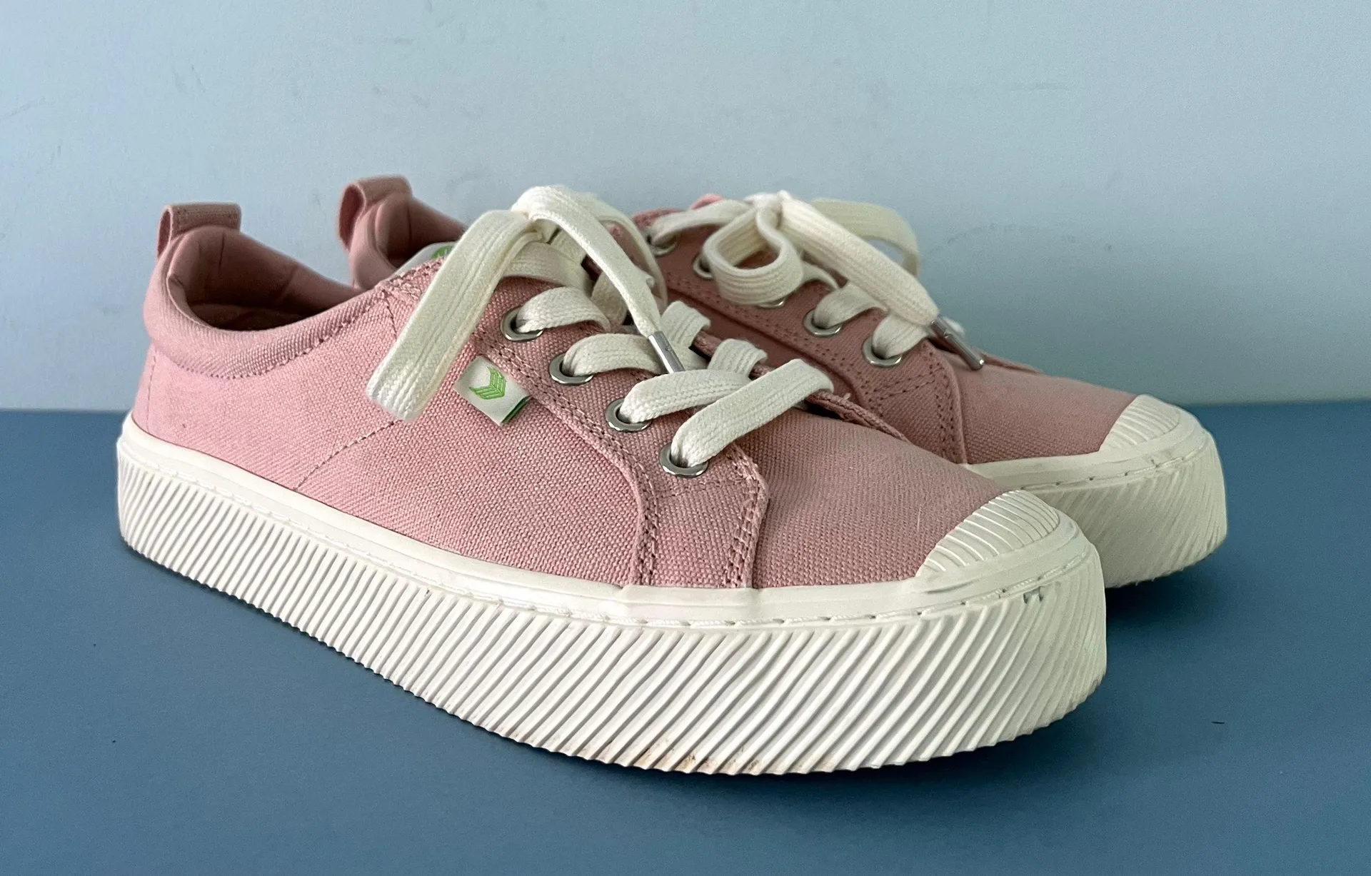 OCA Low Rose Pink Canvas Lace Up Sneakers - Image 2