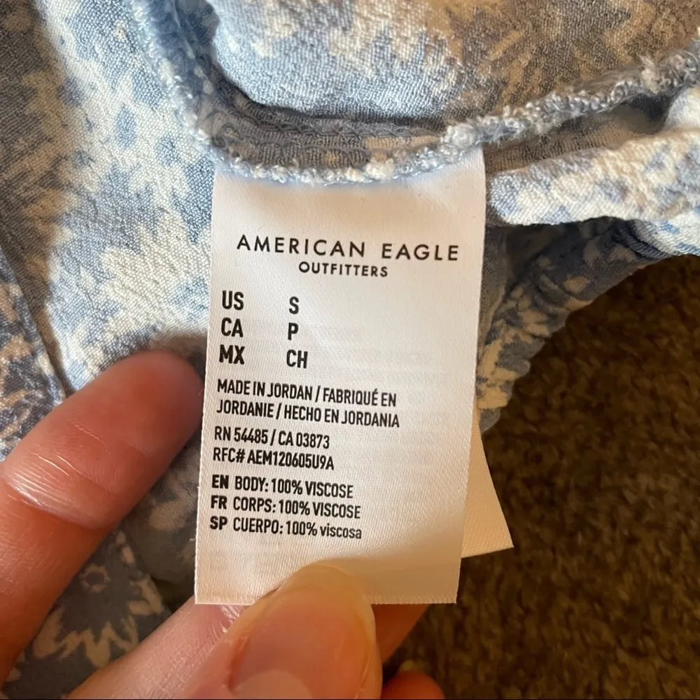 American Eagle Off the Shoulder Ditsy Floral Crop Top Size Small - Image 6