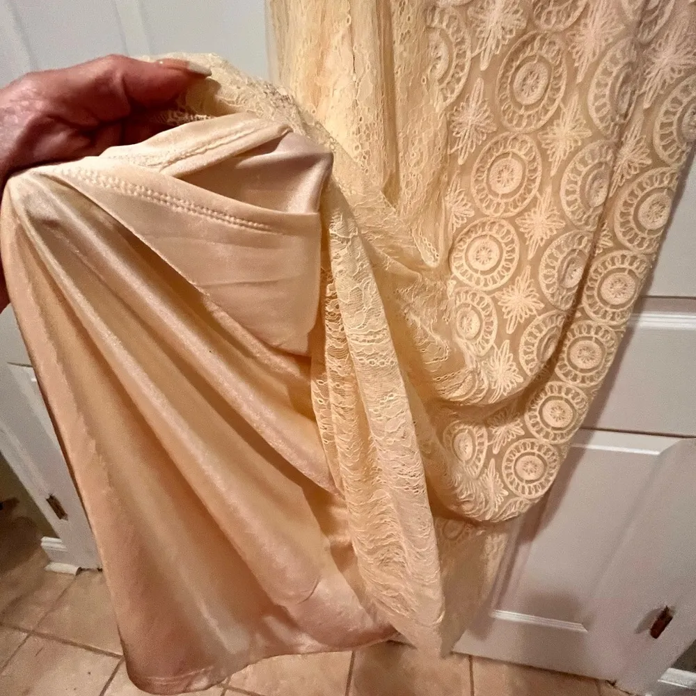 Chico's Cream  maxi skirt.Size 1=M lace & crochet handkerchief layer bottom - Image 8