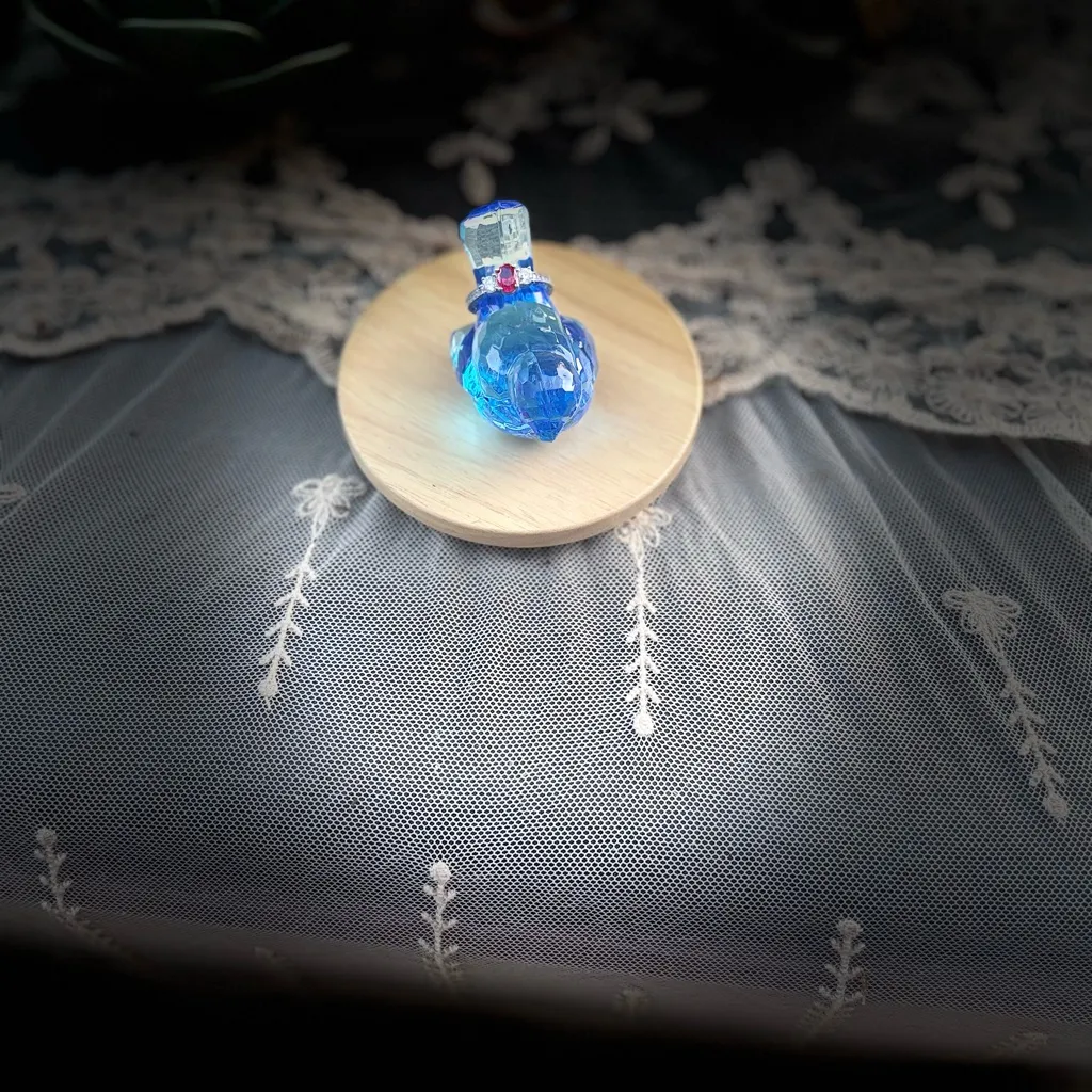 Amethyst and CZ beautiful gold band ring. Size 7 - Image 8