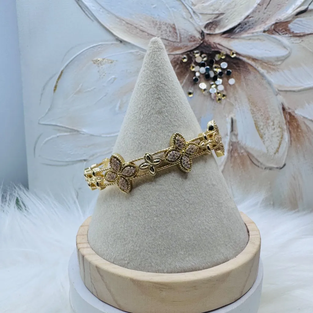 Clara Clover Sparkly Cuff Bracelet Gold - Image 3