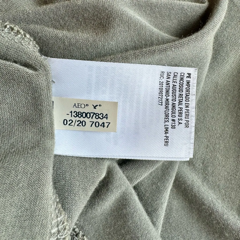 American Eagle Outfitters Soft & Sexy Oversized Camo V-Neck Tee Size S - Image 12