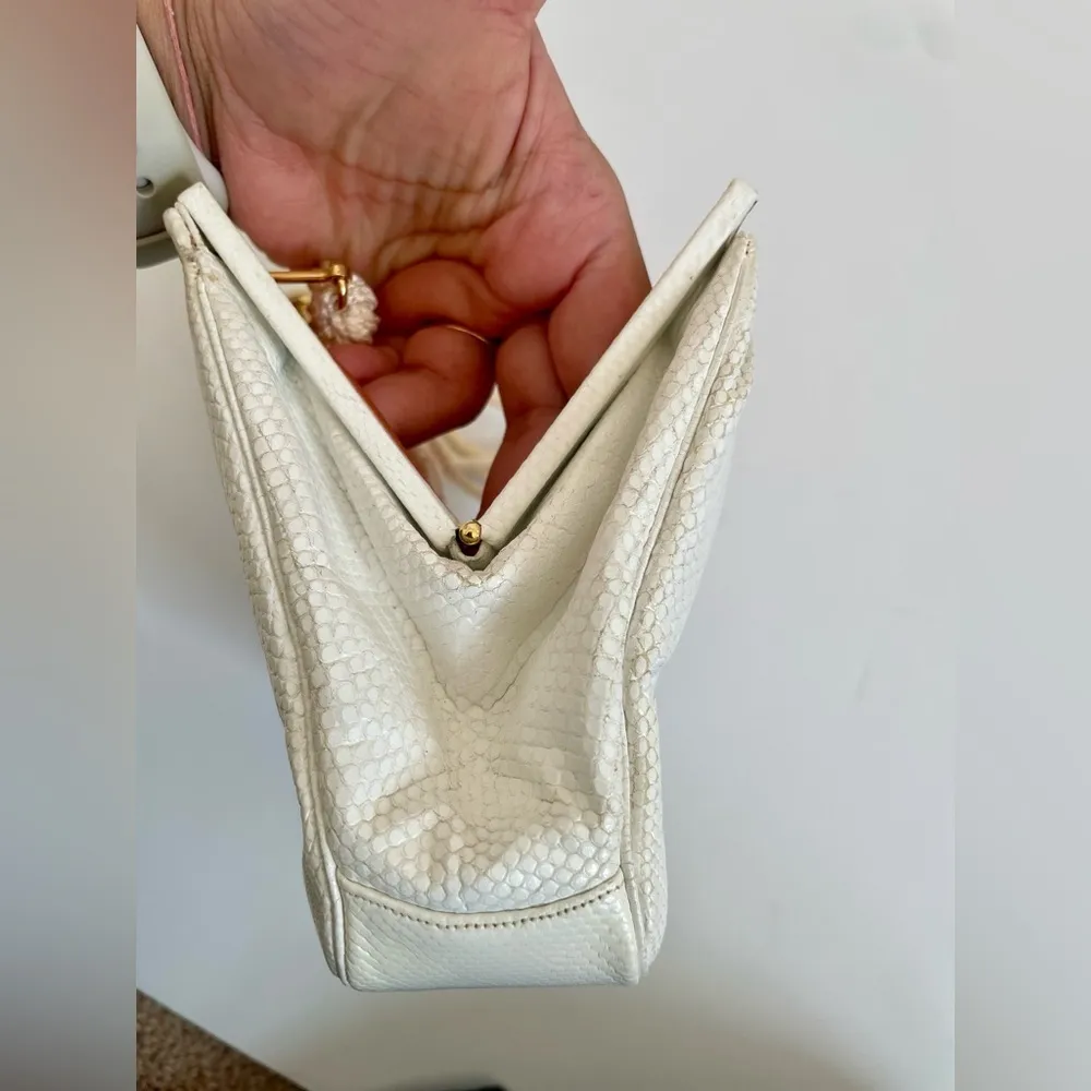 Judith Leiber White leather lizard skin Rare Vintage Heart crystal rope clutch - Image 12