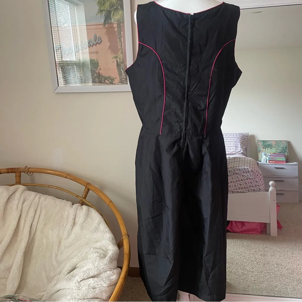 EDELWEISS CREEK Drindl Embroidered Floral Midi Dress in Size 50 or US 20 Black - Image 4