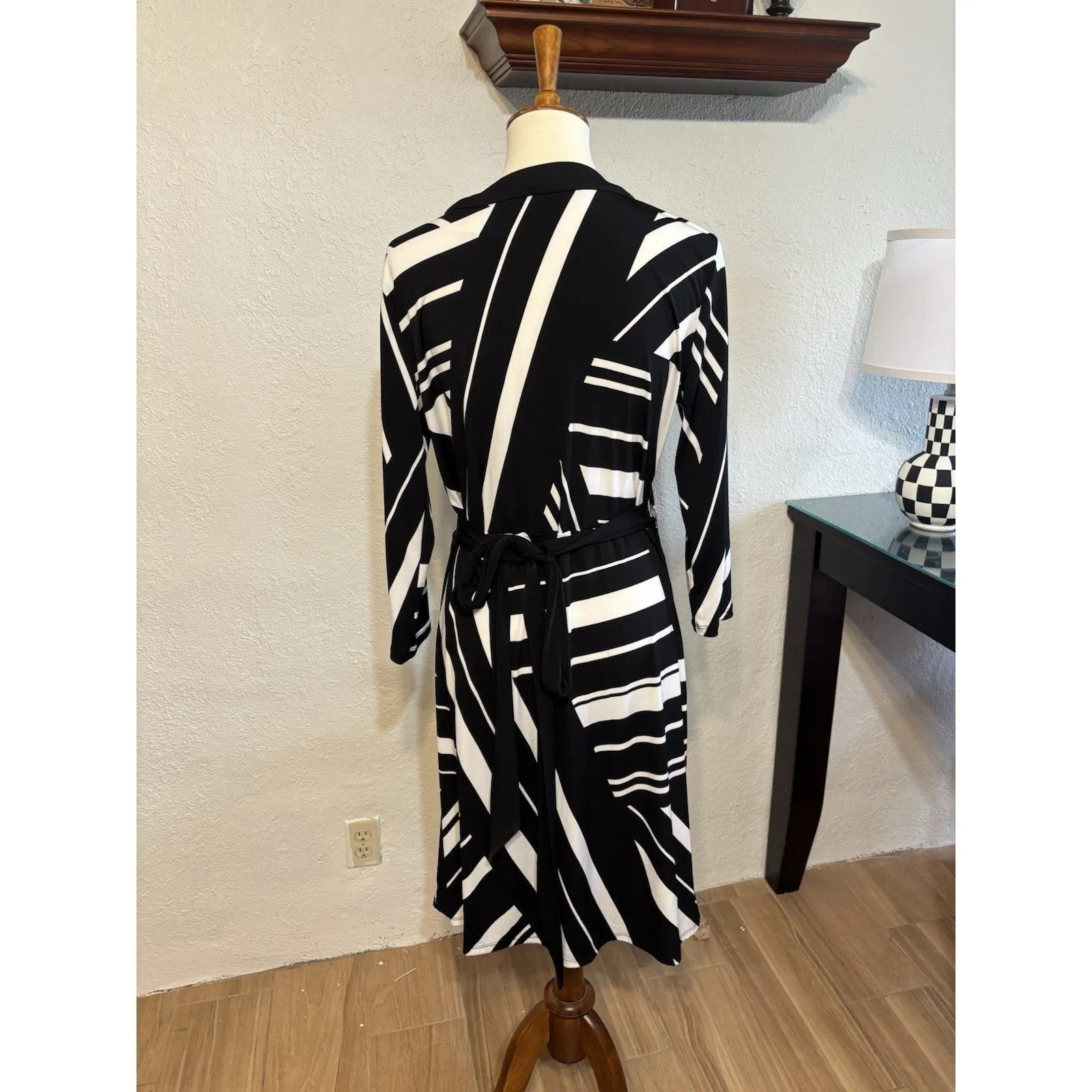 Jaclyn Smith   Wrap dress Maxi length black/white L‎ - Image 2