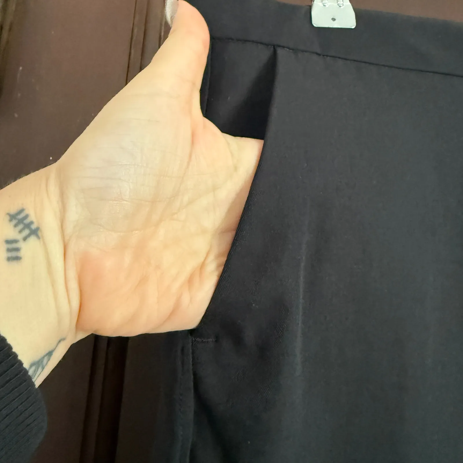 LULULEMON | Women's Black Mid Rise Stretch Twill Golf Pants Trousers | Size 8 - Image 5