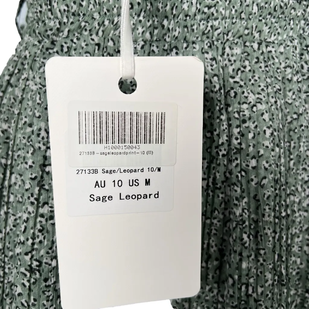 Indikah Sage Green Leopard Print Pleated Sleeveless Dress Size Medium NWT - Image 6