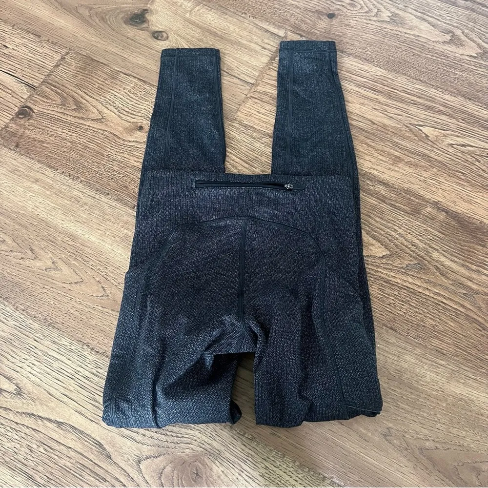 Lululemon Speed Up Tight 28" Heathered Gray Side Pockets Size 2 - Image 3