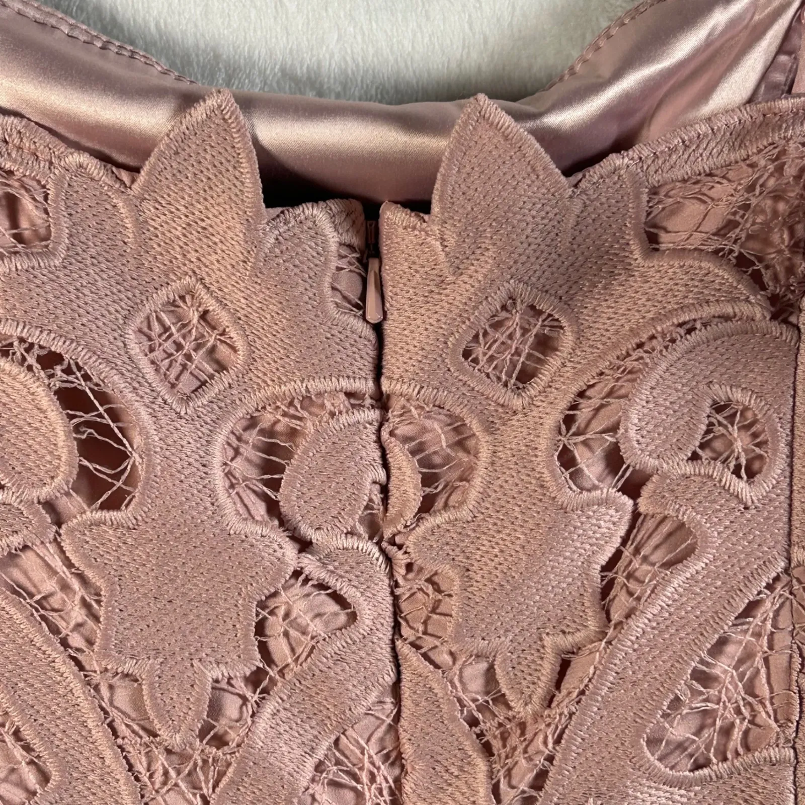 BARDOT Lace Sheath Dress Spaghetti Straps Pink Midi Women's Size 10 - Image 7