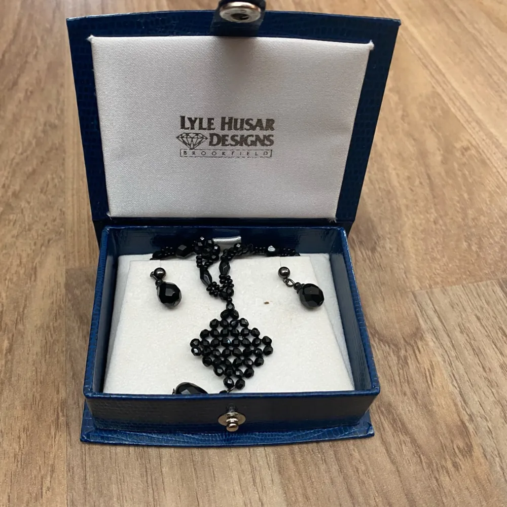 Lyle Hauser Onyx Necklace and Earring Set - Image 3