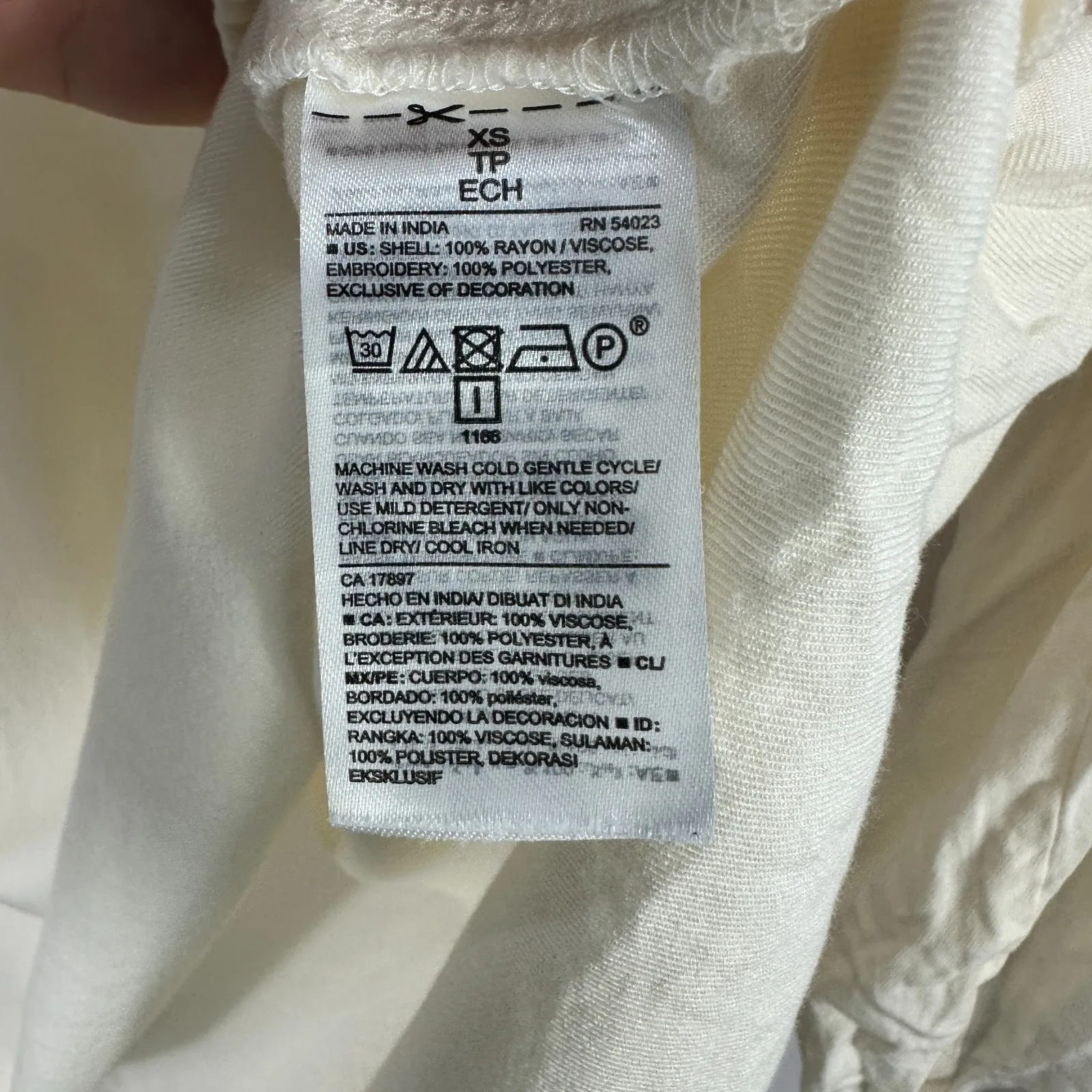 Old Navy Tunic Top XS Ivory Boho Embroidered Sleeve Peasant Tassel‎ Festival - Image 4