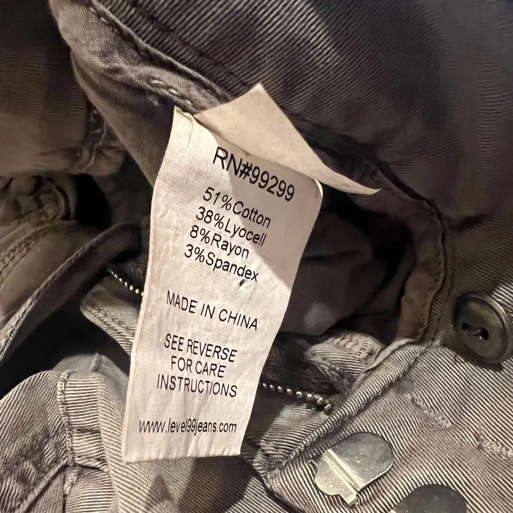 Level 99 Anthropologie gray straight leg ankle pants mid rise gray stret… Size 29 - Image 8