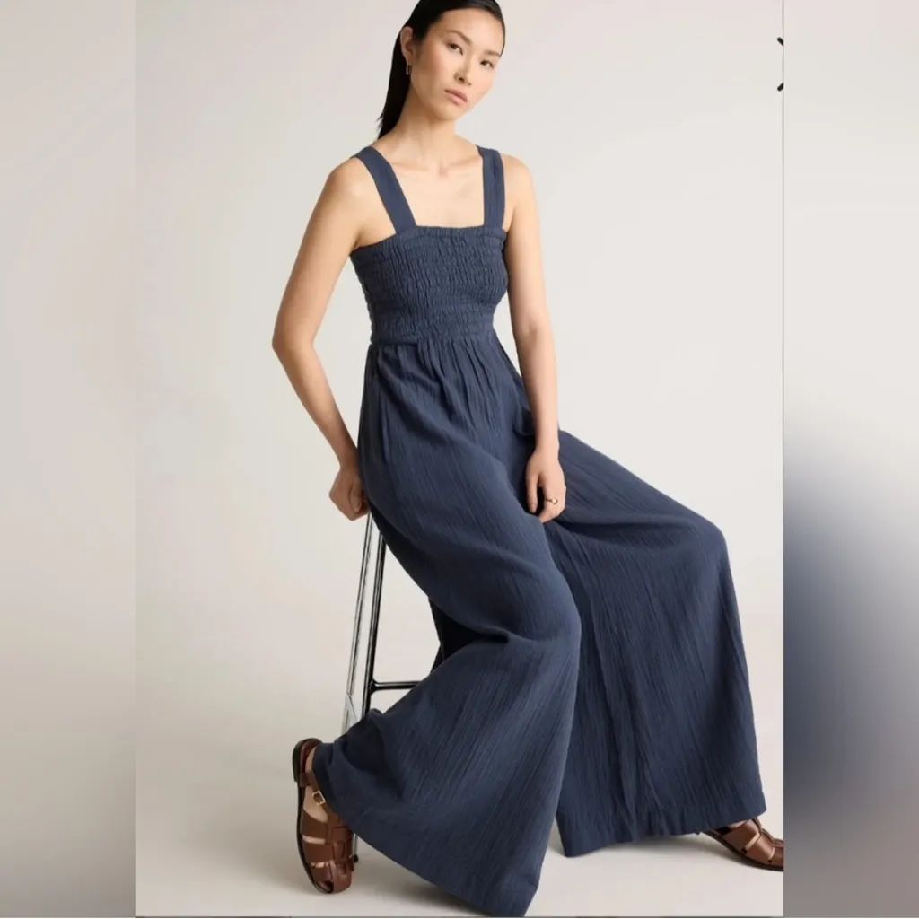 NWT Quince 100% Organic Cotton Gauze Smocked Wide Leg Jumpsuit Size M Blue Grey - Image 4