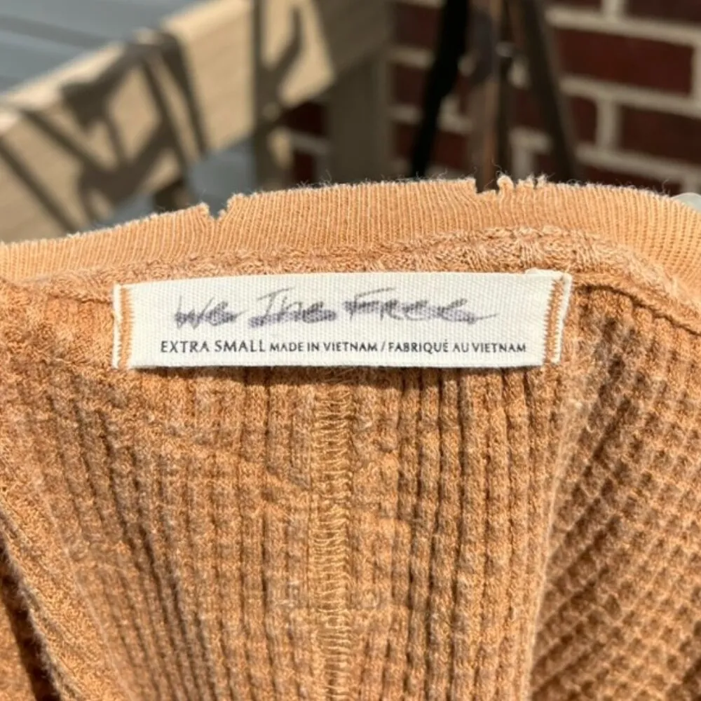 We The Free Golden Brown Waffle Knit V Neck Pullover Top Women's XS - Image 4
