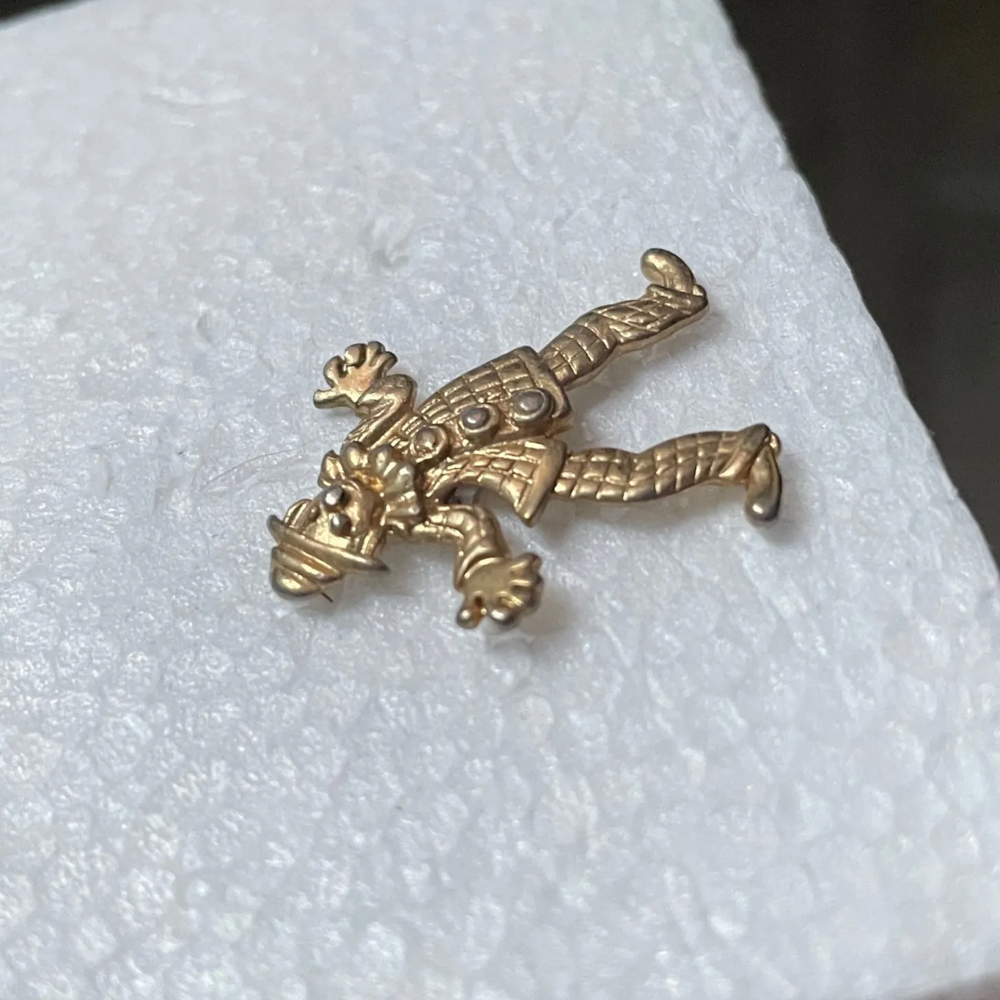 Vintage Gold Tone Whimsical Clown Pin Brooch Fun Festive Accessory Retro‎ 90s - Image 2