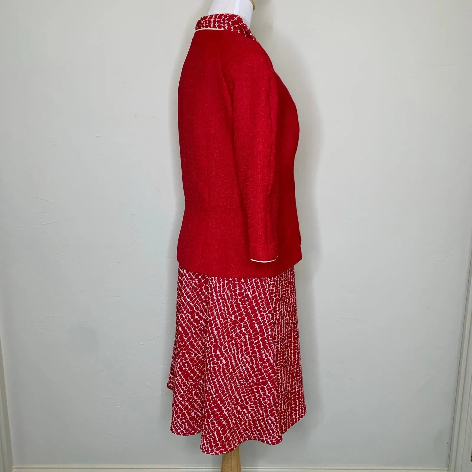 Vintage Red Skirt Suit Small Leslie Faye Patterned Skirt - Image 4