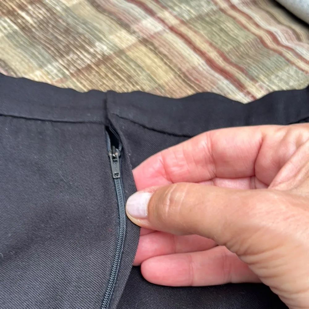 Valentino Garavani Valentino black Midi Pencil Skirt for Work - Image 8