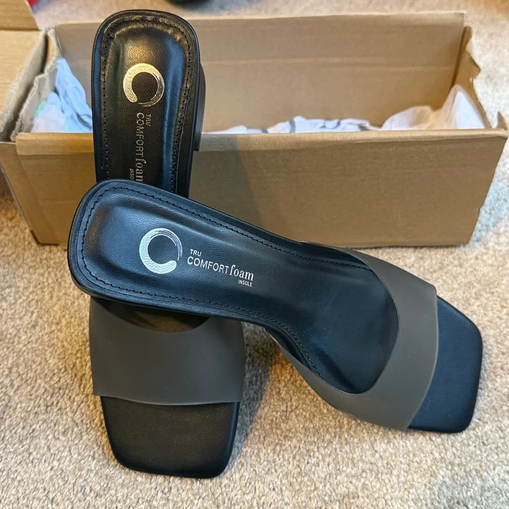 NIB Journee Collection Black Slide Sandals Jaydin Tru Comfort Foam insole Size 6 - Image 8