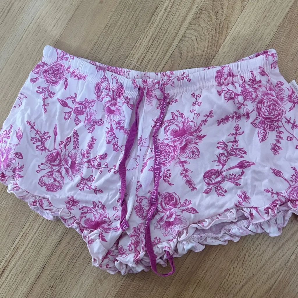 Floral Pink Women's Top and Shorts Pajama Set - Image 3