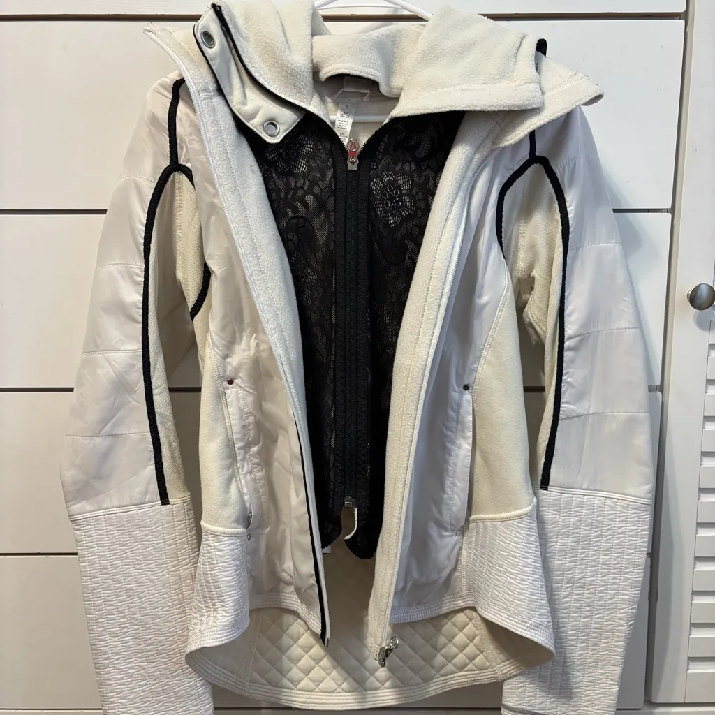 Lululemon Run Bundle Up Jacket Polar Cream White Black - Image 5