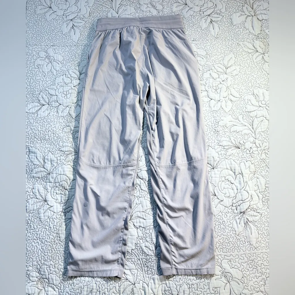 Lululemon Beyond the Studio Crop
Rhino Grey (First Release) Sz 4🧡 - Image 3