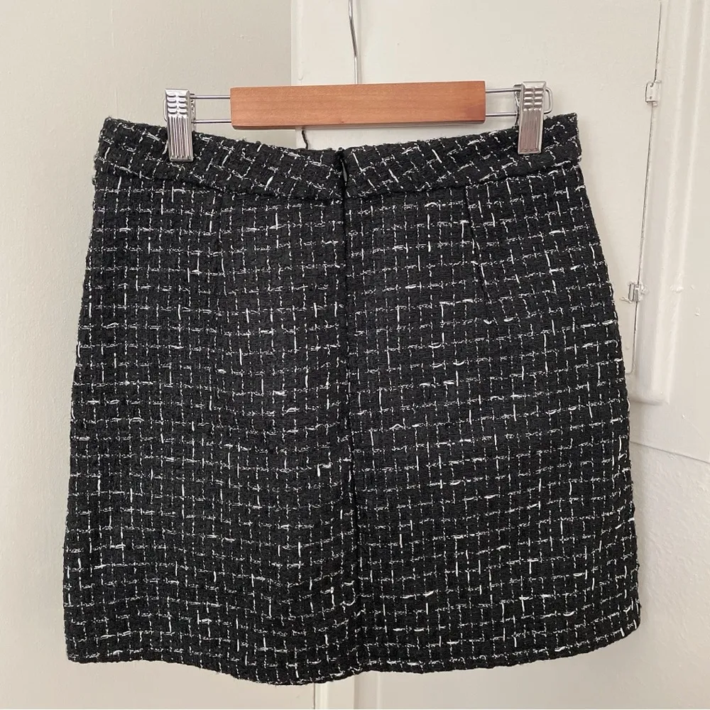 Korean style fashion Elegant Black Tweed Skirt with Pearl Accents Size M - Image 2