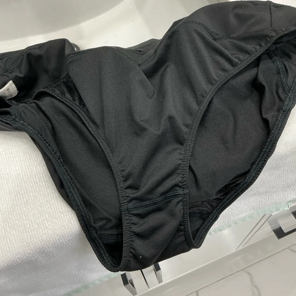 Athleta shorts GREAT CONDITION 🖤🖤 - Image 9