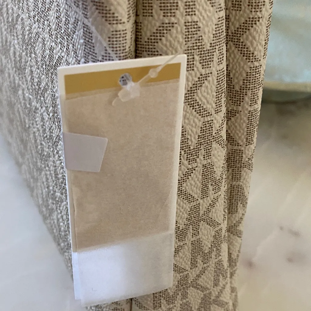 Michael Kors NWT  Trisha Medium Logo Crossbody Bag - Image 10