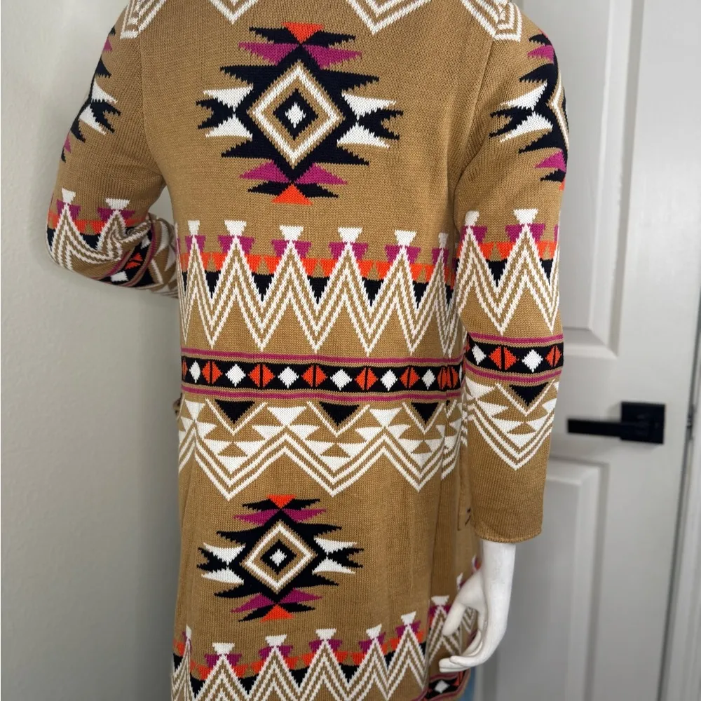 Chaser Tan and Pink Cardigan with Geometric Patterns - Image 8