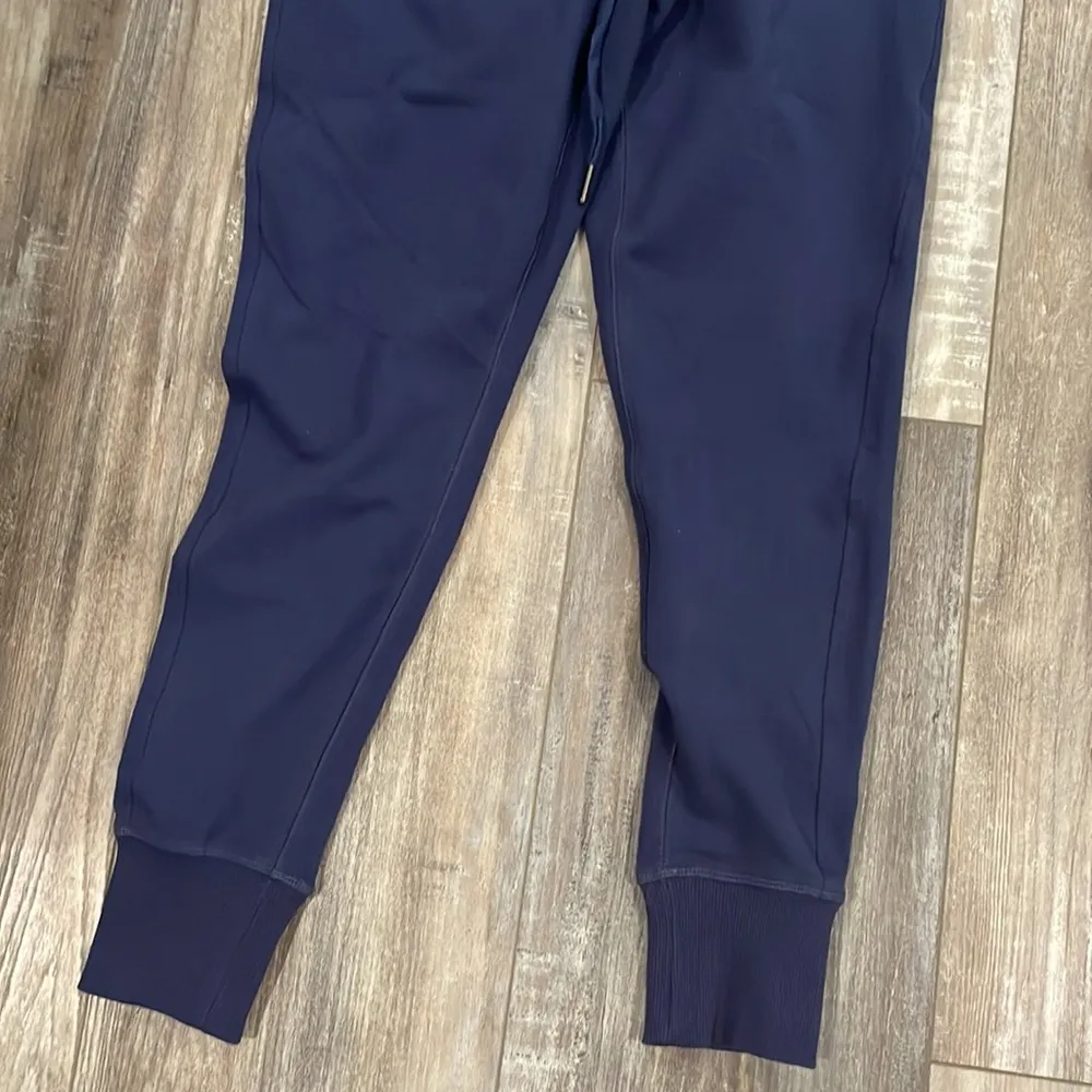 Champion Slim Fit Navy Jogger Size Medium - Image 3